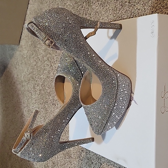 Jessica Simpson embellished ormanda - Picture 2 of 4